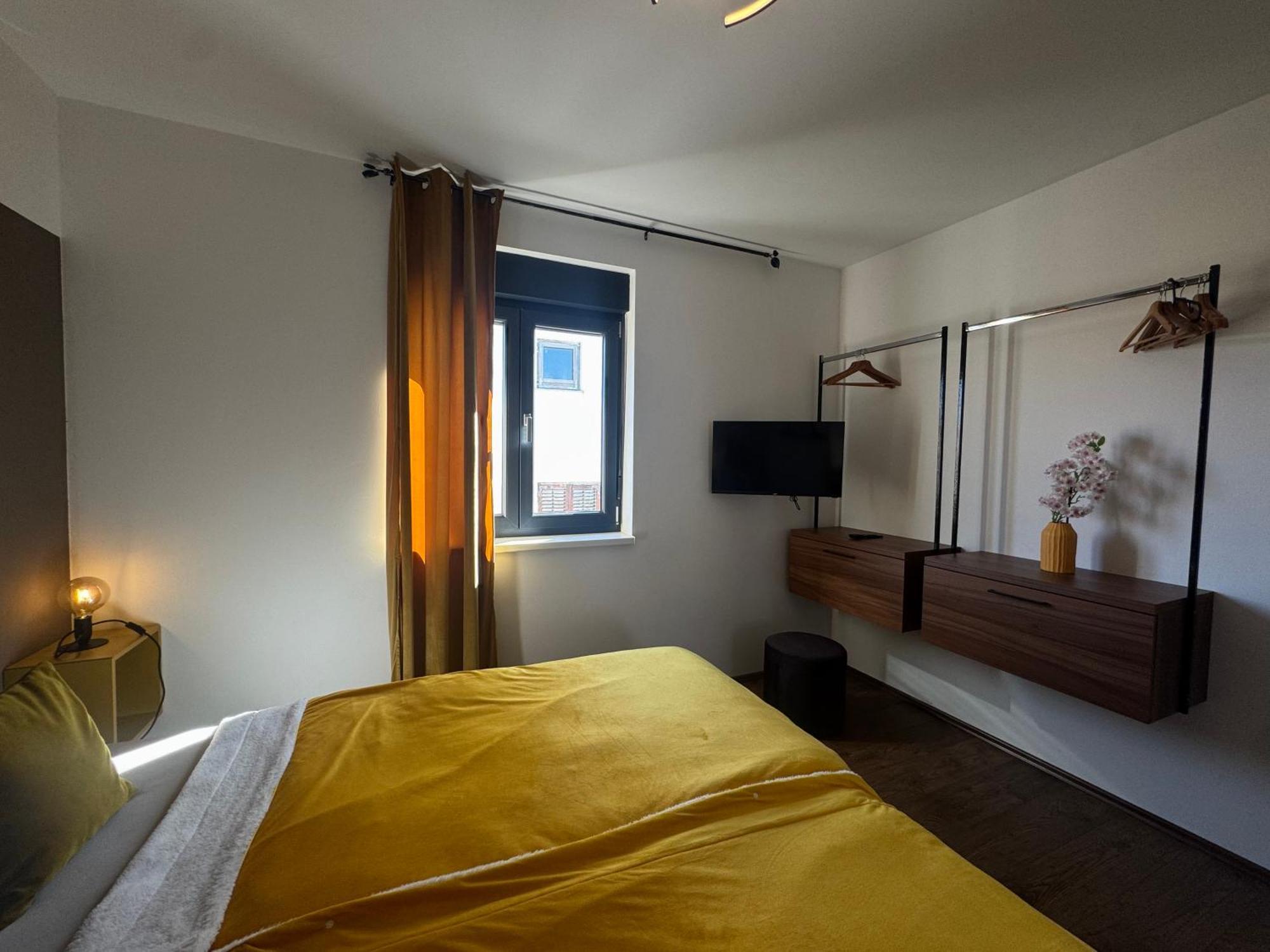Ferienwohnung Golden Sunset 3 Njivice Exterior foto